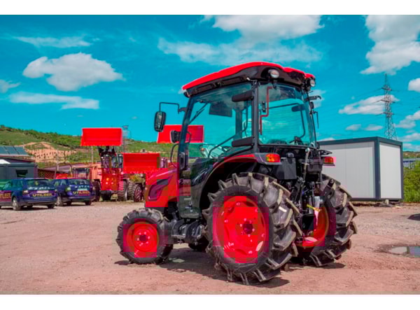 Tractor Kioti DK 5020C-EU, cabina cu AC,transmisie manuala de vanzare